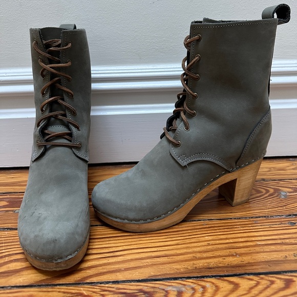 No. 6 lace-up, mid-calf clog boot on high-heel, size 39 - Picture 2 of 8